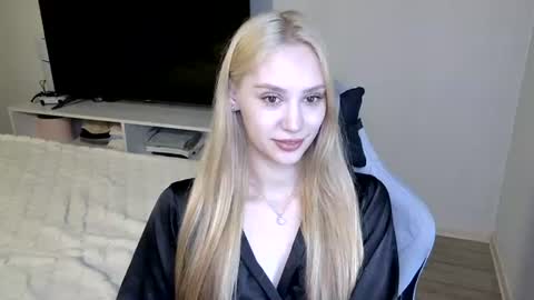 LaylaPretty001 online show from 10, 7, 2026