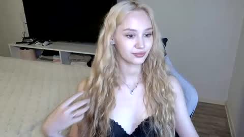 LaylaPretty001 online show from 22, 7, 2026