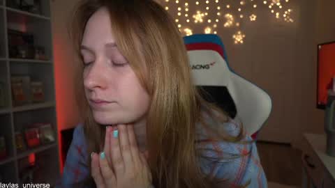 Snapshot of laylas_universe chatting on 5, 5, 2026 Layla Universe online show from 5, 5, 2026