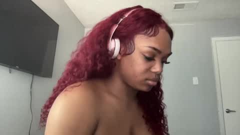 Snapshot of laylasimone97 chatting on 10, 3, 2025 Sexy SImone online show from 10, 3, 2025