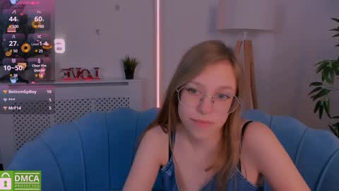 layriantavee online show from 5, 1, 2025