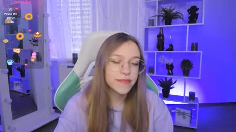 layriantavee online show from 25, 3, 2026