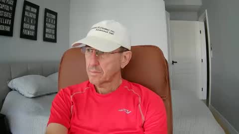Snapshot of ldrunner2 chatting on 6, 10, 2025 LD online show from 6, 10, 2025