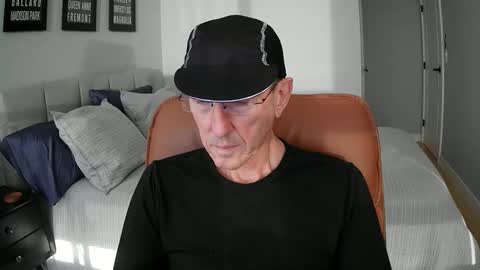 Snapshot of ldrunner2 chatting on 16, 5, 2026 LD online show from 16, 5, 2026
