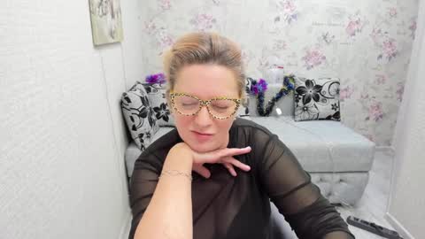 Snapshot of lea_fruit chatting on 11, 1, 2025 Lea online show from 11, 1, 2025