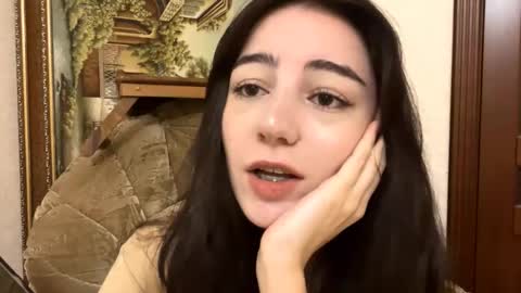 Snapshot of leahduran chatting on 17, 10, 2025 Amity online show from 17, 10, 2025