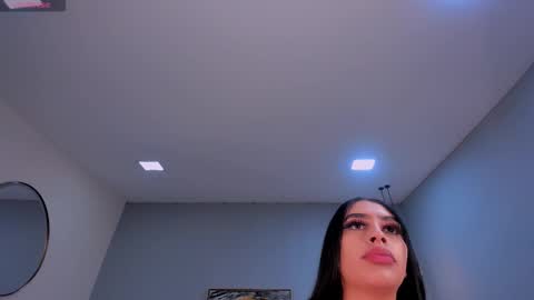 leahlombardi_ online show from 16, 10, 2025