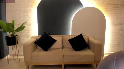 leahnovac online show from 4, 10, 2025