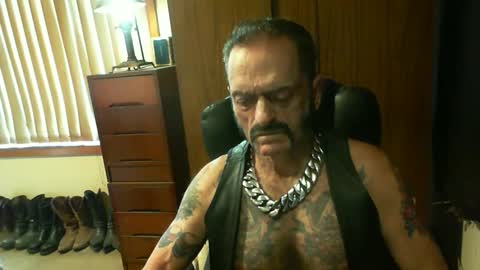Snapshot of leathergreaser chatting on 13, 12, 2024 leathergreaser online show from 13, 12, 2024