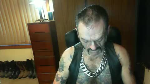 Snapshot of leathergreaser chatting on 15, 12, 2024 leathergreaser online show from 15, 12, 2024