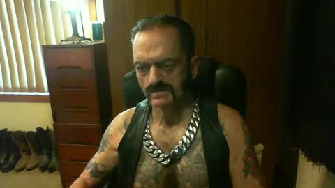 Snapshot of leathergreaser chatting on 18, 12, 2024 leathergreaser online show from 18, 12, 2024