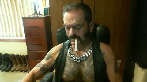 Snapshot of leathergreaser chatting on 3, 1, 2025 leathergreaser online show from 3, 1, 2025