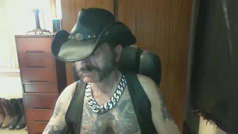 Snapshot of leathergreaser chatting on 3, 2, 2026 leathergreaser online show from 3, 2, 2026