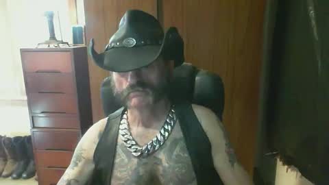 Snapshot of leathergreaser chatting on 3, 2, 2026 leathergreaser online show from 3, 2, 2026