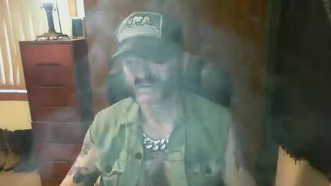 Snapshot of leathergreaser chatting on 4, 2, 2026 leathergreaser online show from 4, 2, 2026