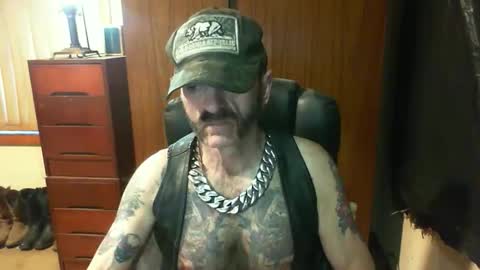 Snapshot of leathergreaser chatting on 6, 2, 2026 leathergreaser online show from 6, 2, 2026