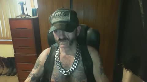 Snapshot of leathergreaser chatting on 7, 2, 2026 leathergreaser online show from 7, 2, 2026
