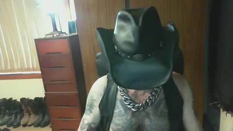 Snapshot of leathergreaser chatting on 19, 2, 2026 leathergreaser online show from 19, 2, 2026