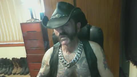 Snapshot of leathergreaser chatting on 26, 2, 2026 leathergreaser online show from 26, 2, 2026