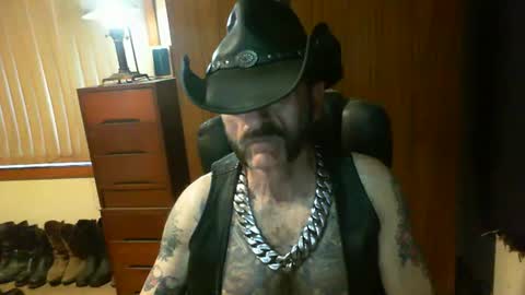 Snapshot of leathergreaser chatting on 1, 3, 2026 leathergreaser online show from 1, 3, 2026