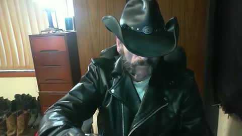 Snapshot of leathergreaser chatting on 7, 6, 2026 leathergreaser online show from 7, 6, 2026