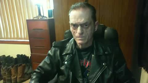 Snapshot of leathergreaser chatting on 16, 6, 2026 leathergreaser online show from 16, 6, 2026