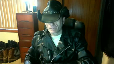 Snapshot of leathergreaser chatting on 26, 6, 2026 leathergreaser online show from 26, 6, 2026