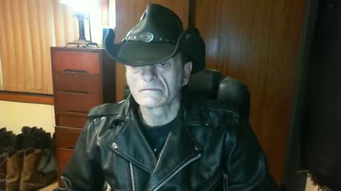 Snapshot of leathergreaser chatting on 2, 7, 2026 leathergreaser online show from 2, 7, 2026