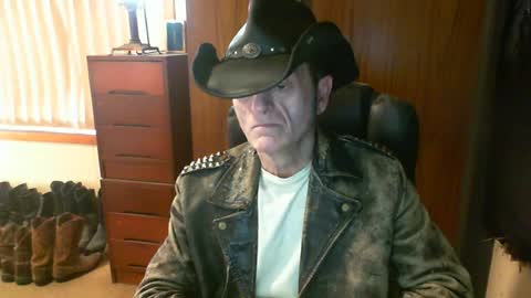 Snapshot of leathergreaser chatting on 9, 7, 2026 leathergreaser online show from 9, 7, 2026