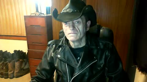 Snapshot of leathergreaser chatting on 9, 7, 2026 leathergreaser online show from 9, 7, 2026