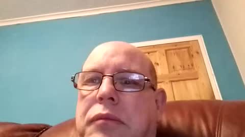 leatherpants68 online show from 28, 4, 2026