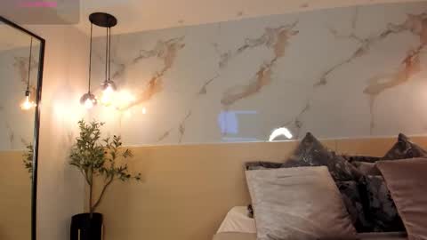    online show from 13, 10, 2025