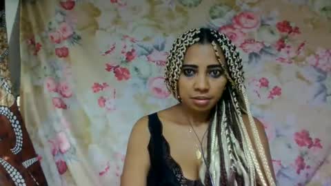 Snapshot of leatianaa chatting on 4, 6, 2026 leatianaa online show from 4, 6, 2026