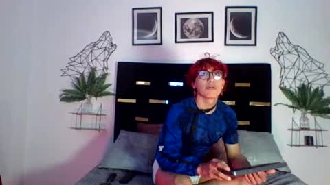 Snapshot of lee_roses chatting on 8, 6, 2026 leeh online show from 8, 6, 2026