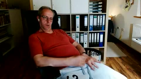 Snapshot of lefti27 chatting on 24, 5, 2026 Dave online show from 24, 5, 2026