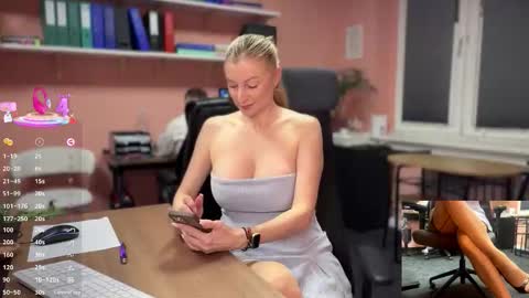 LegsLONG online show from 1, 12, 2025