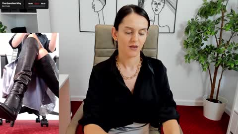 Snapshot of legswattitude chatting on 27, 1, 2025 Elle online show from 27, 1, 2025