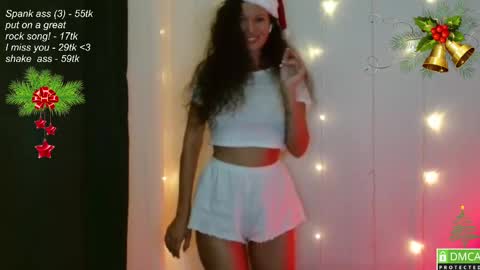 Snapshot of leia_bell chatting on 21, 12, 2024 hey Im Leia and I love rock online show from 21, 12, 2024