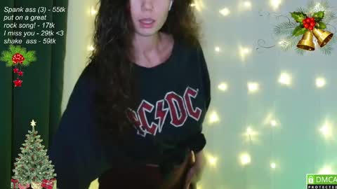 Snapshot of leia_bell chatting on 29, 12, 2024 hey Im Leia and I love rock online show from 29, 12, 2024