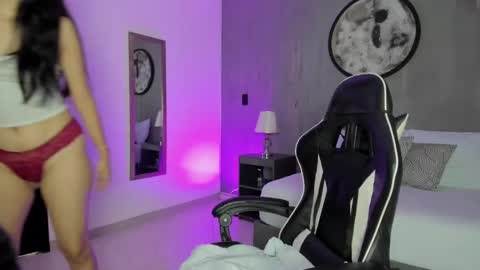 L E I A online show from 19, 11, 2025