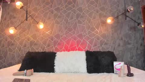 LEIGH ANGELS online show from 25, 3, 2026