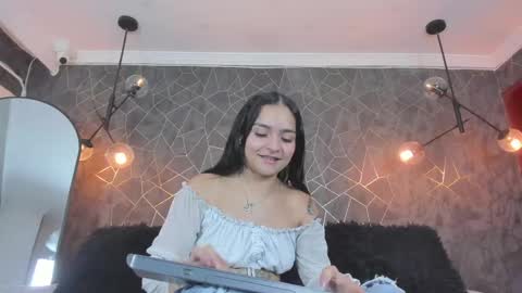 Snapshot of leigh_angels chatting on 3, 6, 2026 LEIGH ANGELS online show from 3, 6, 2026