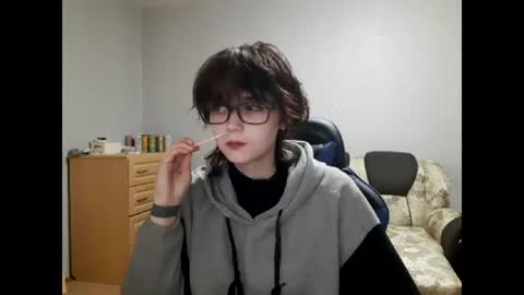 Snapshot of leigharedcross chatting on 19, 6, 2026 Viola online show from 19, 6, 2026