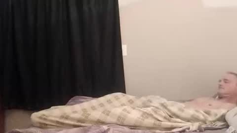 Snapshot of leighbob69 chatting on 25, 11, 2025 LeighBob69 online show from 25, 11, 2025