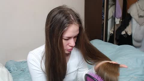 Snapshot of leila_bambi chatting on 5, 2, 2025 leila_bambi online show from 5, 2, 2025
