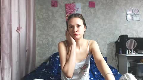 leila_bambi_ online show from 2, 11, 2025