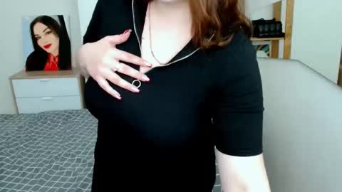 Snapshot of leila_beayte_ chatting on 12, 3, 2025 Leila online show from 12, 3, 2025