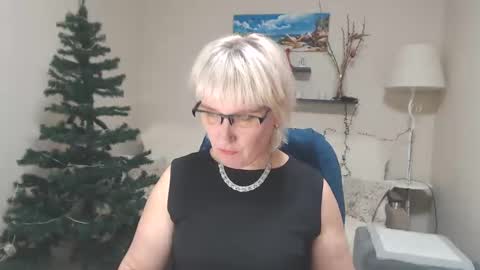 Snapshot of leilamays chatting on 8, 12, 2024 Leila Kinky online show from 8, 12, 2024