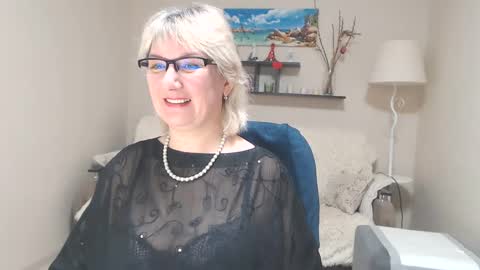Snapshot of leilamays chatting on 26, 2, 2025 Leila Kinky online show from 26, 2, 2025
