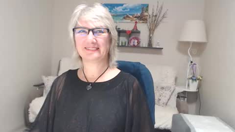 Snapshot of leilamays chatting on 4, 10, 2025 Leila Kinky online show from 4, 10, 2025